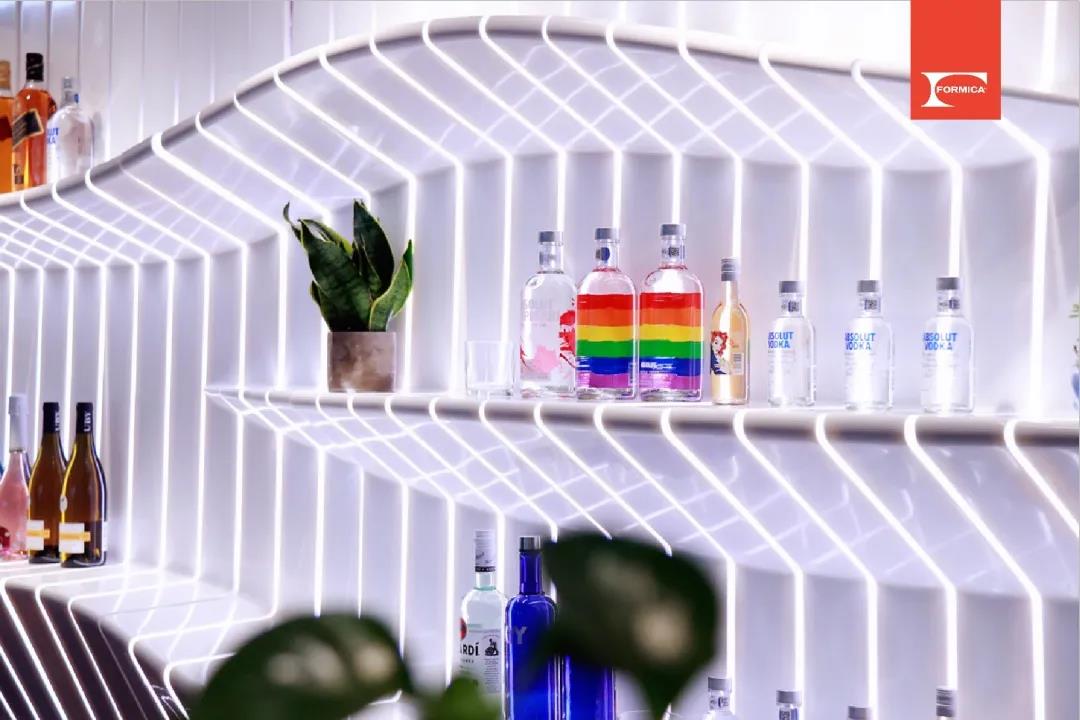 潔菌樹脂板是一種自潔良好的墻面板材！
